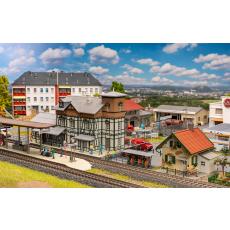 Faller 190085 H0 Bahnhof Sonneberg Bausatz mit 466 Teilen - heute selten zu bekommen Faller 190085 H0 Bahnhof Sonneberg Bausatz mit 466 Teilen - heute selten zu bekommen