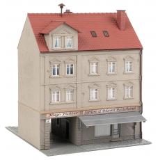 Faller 191786 H0 Stadthaus mit Sattlerei Ep. III 136 x 170 x 150 mm