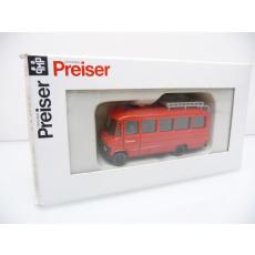 Preiser 35011 H0 MB O 309 Feuerwehr Einsatzleitwagen rot mit Fahrer und Dachgepäckträger Preiser 35011 H0 MB O 309 Feuerwehr Einsatzleitwagen rot mit Fahrer und Dachgepäckträger