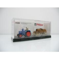 Preiser 17939 H0 Ackerschlepper Lanz D 2416 blau mit Jachewagen Preiser 17939 H0 Ackerschlepper Lanz D 2416 blau mit Jachewagen