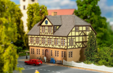 Faller 282779 Z Altes Rathaus / Lasercut mit 64 Teilen in 7 Farben