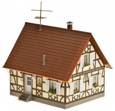Faller 130221 H0 Einfamilienhaus mit Fachwerk 93x84x115mm