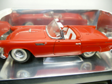 Revell 1:18 8803 Ford Thunderbird 1955 in rot
