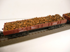 Märklin 4473 H0 Niederbordwagen Reglmms der DB braun Ep. IV mit Ladegut Metallschrott