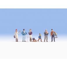 Noch 15926 H0 Weihnachtsmarkt 8-teilig