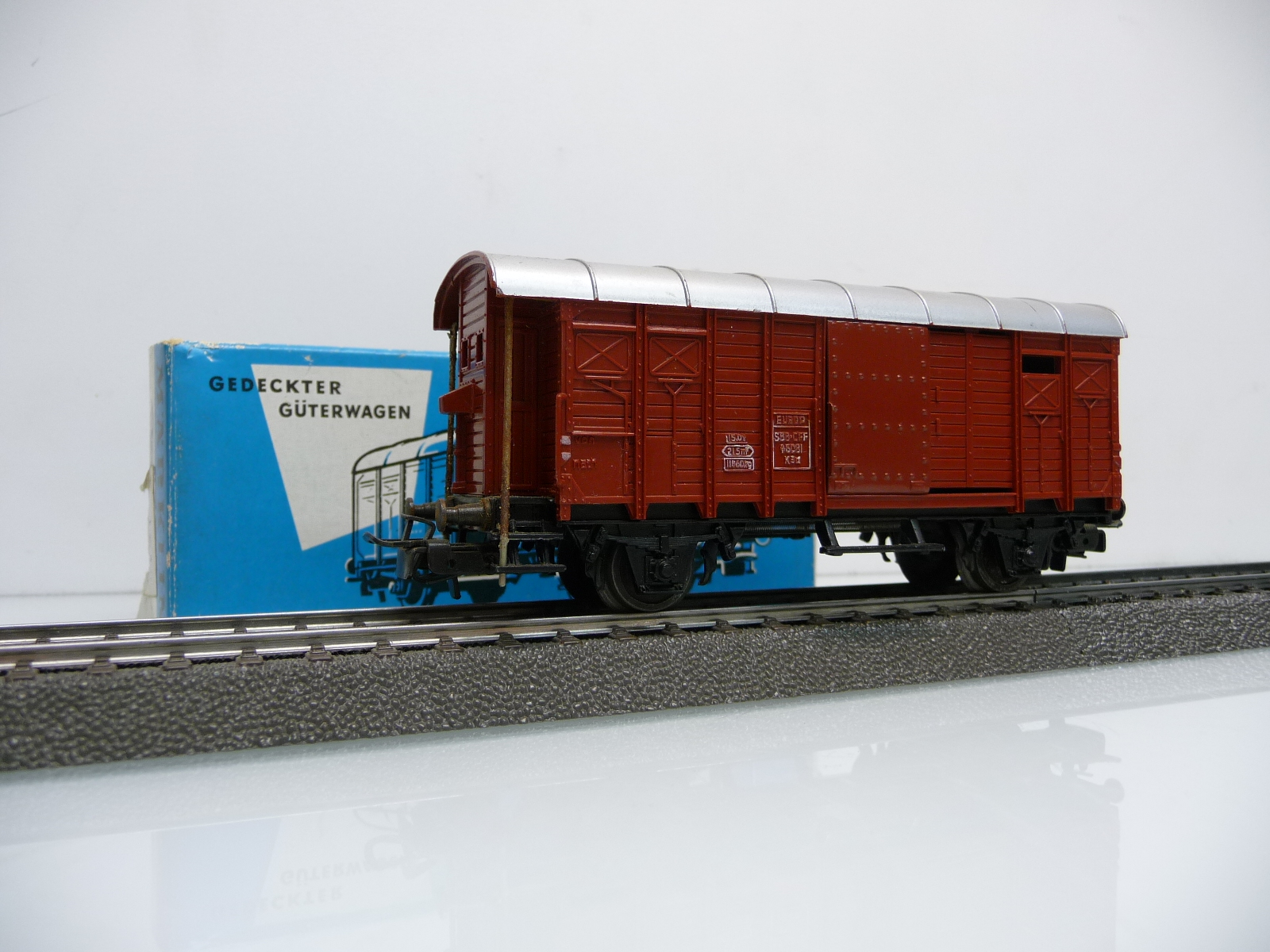 Märklin 4605 .2 H0 Gedeckter Güterwagen der SBB 46081 braun aus 1969 in ...