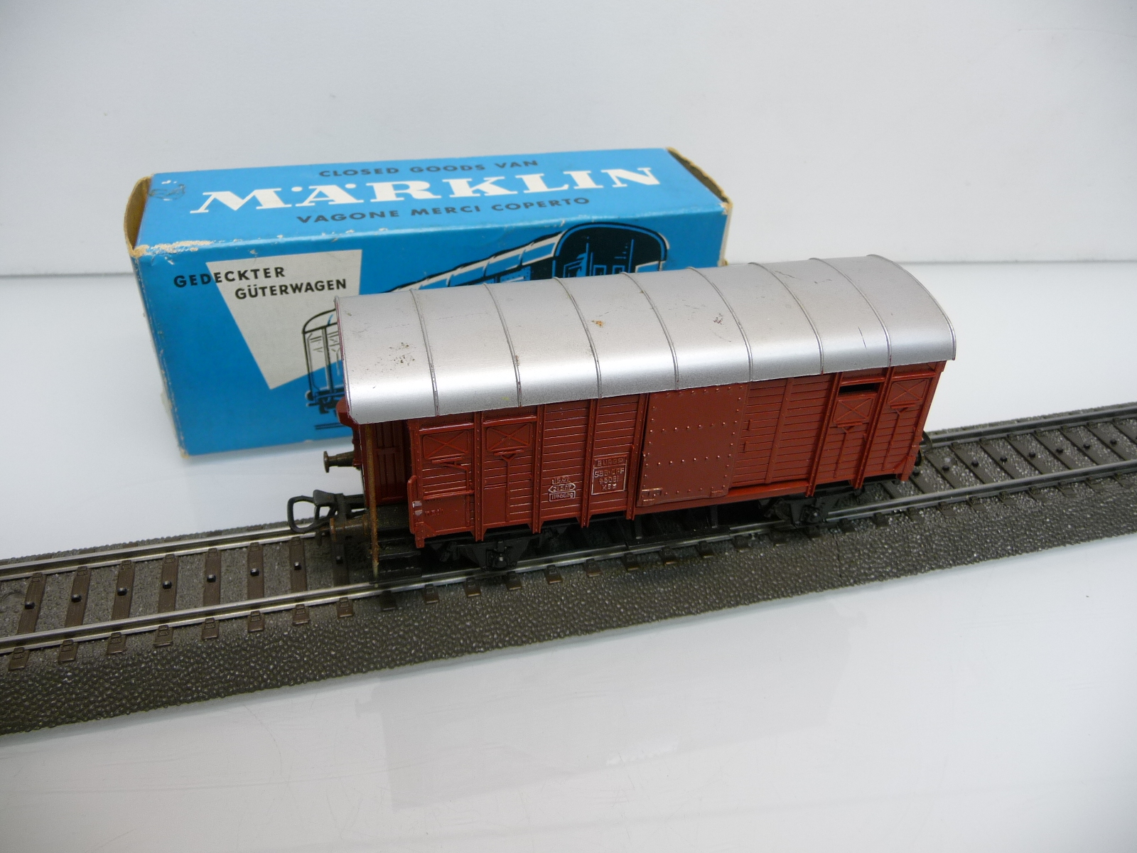 Märklin 4605 .2 H0 Gedeckter Güterwagen der SBB 46081 braun aus 1969 in ...