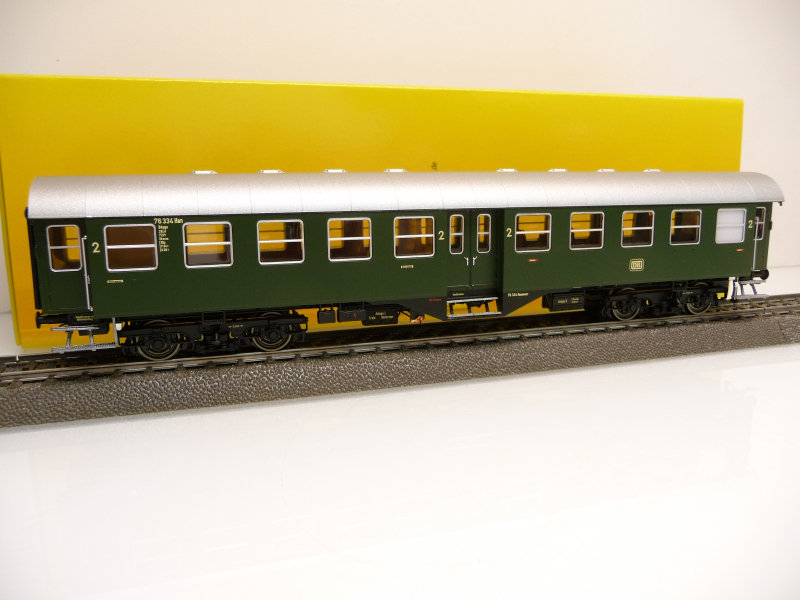 Brawa 46106 H0 Reisezugwagen B4yge-58 Umbauwagen grün der DB Ep.III