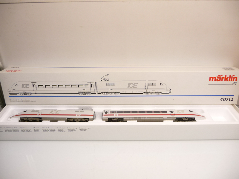 Märklin 40712 H0 Hochgeschwindigkeitszug ICE 2 BR 402 der DB AG Epoche V mit Licht ohne Antrieb - TOP in OVP