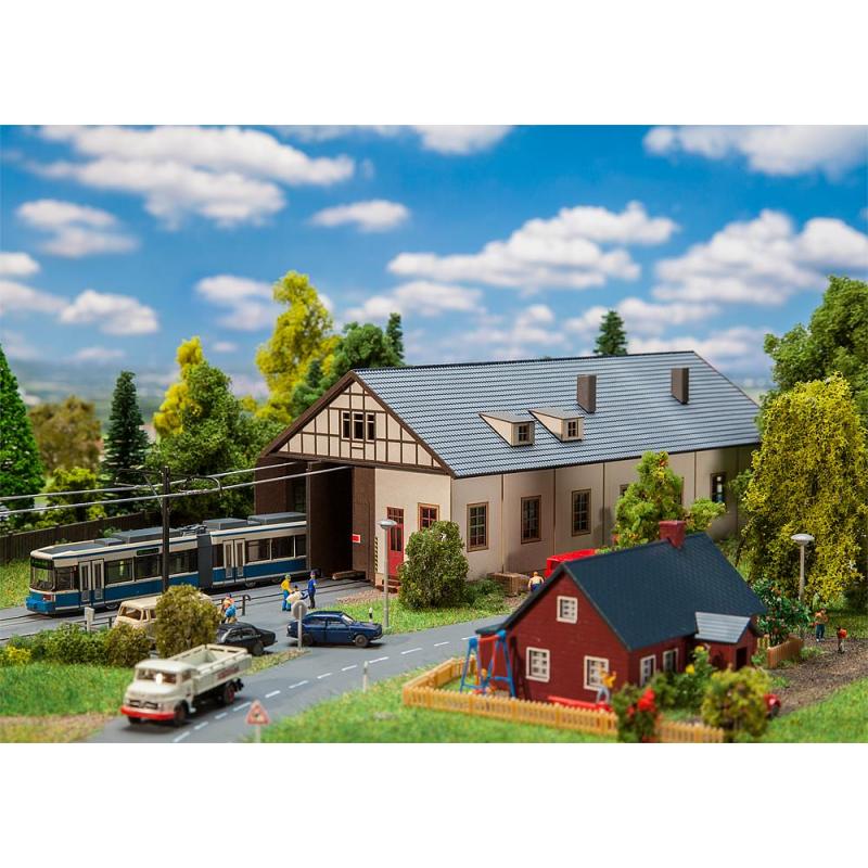 Faller 222101 N Straßenbahndepot Naumburg 190x99x74mm Ep. III
