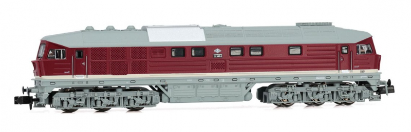 Arnold HN2599 N Diesellokomotive 132 483-9 in roter Farbgebung mit grauem Dach DR Epoche IV