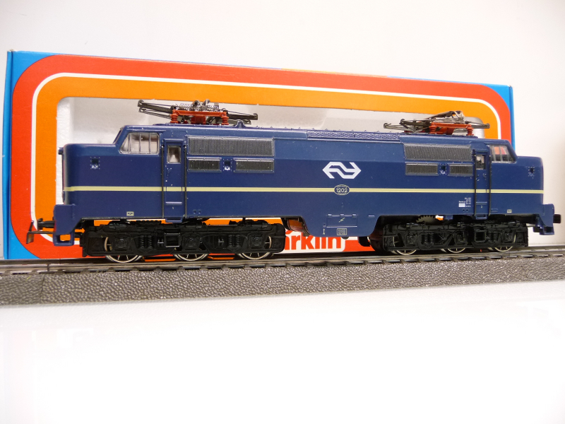 Märklin 3161 H0 Elektrolok Reihe 1200 NS Epoche III Vollmetall blau 3L~ AC analog in OVP WIE NEU !!