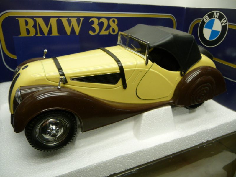 Polistil 1:18 TG6 - BMW 328 Roadster mit Hardtop creme 1936