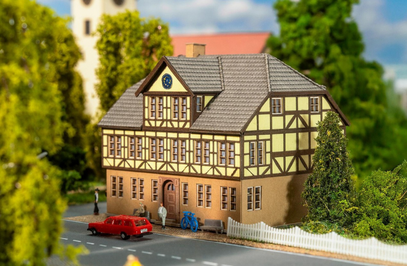 Faller 282779 Z Altes Rathaus / Lasercut mit 64 Teilen in 7 Farben