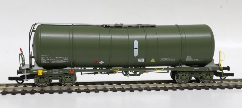 Igra Model 96210065 H0 Kesselwagen Zacns 88 NATO Militär 1 der CZ olivgrün 899 Epoche VI NEU