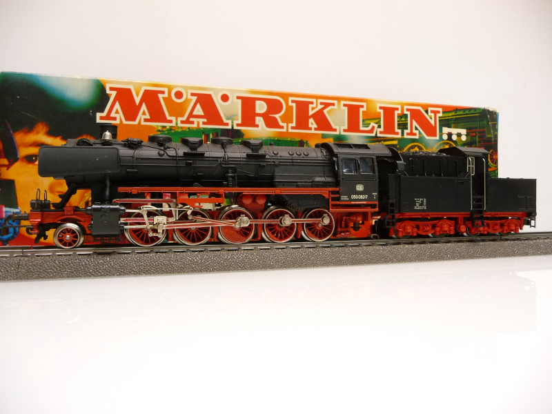 Märklin 3084 H0 Dampflok BR 050 082-7 DB mit Kabinentender analog TOP in OVP
