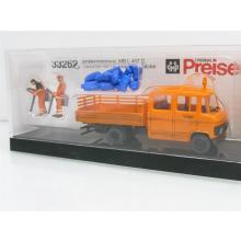Preiser 33262 H0 Road maintenance department with truck MB L 408 and 2 workers + accessories