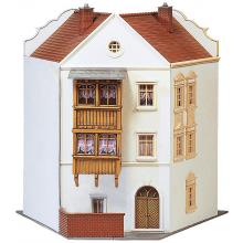 Faller 130452 H0 Angle townhouse with painter's scaffolding 220 x 175 x 175mm