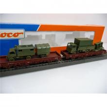 Roco 44043 H0 Two stake cars with military vehicles with trailers