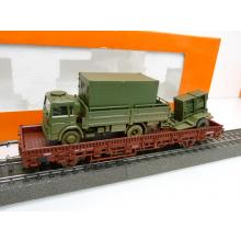 Roco 44043 H0 Two stake cars with military vehicles with trailers