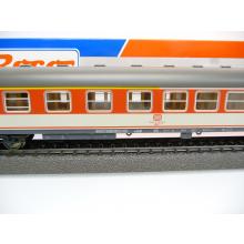 Roco 45002 H0 passenger car of the DB Ep. IV 31-70 150-2 orange/gray pop color