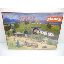 Plastoy H0 1:87 - Landscape set with barbecue area, playground and much more.