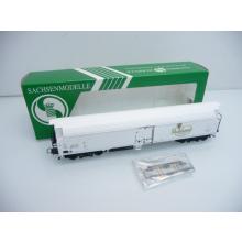 Sachsenmodelle 16049 H0 refrigerated car of the DR RADEBERGER BIER 087 2129-1 white