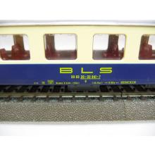 Roco 4238A H0 express train carriage B 50 63 20-33 841-7 beige/blue of the BLS Ep. IV
