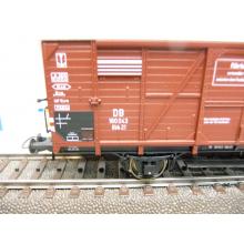 Roco 66251 H0 Gedeckter Fährbootwagen mit Bremserbühne der DB Ep. III Gbh 21 braun