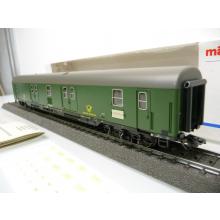 Märklin 4157 H0 postal baggage car Post mrz 35067 of the Federal Post Office with green post horn