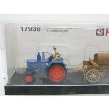 Preiser 17939 H0 Ackerschlepper Lanz D 2416 blau mit Jachewagen