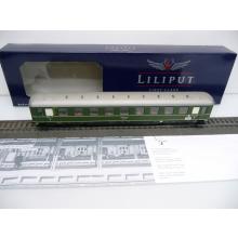 Liliput L383303 H0 Schnellzugwagen 3. Klasse Schürzenwagen der DRG Ep. II grün