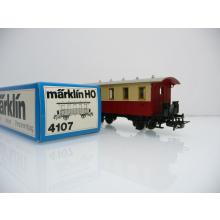 Märklin 4107 Kleiner Personenwagen 2-achsig beige / rot wie NEU in OVP