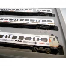 Märklin 4390 H0 3-teiliges S-Bahn Wagen-Set der DB mit Lichtwechsel MHI