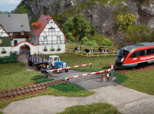 Auhagen 41582 H0 Beschrankter Bahnübergang