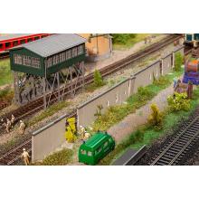 Faller 180399 H0 - Betonmauer 220x24x43mm Ep. III werkseitig vergriffen