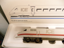 Märklin 40712 H0 Hochgeschwindigkeitszug ICE 2 BR 402 der DB AG Epoche V mit Licht ohne Antrieb - TOP in OVP