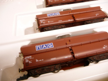 Roco 44138 H0 3-teiliges Set Selbstentladewagen Fad159 der RAG braun Epoche V in OVP