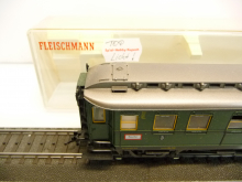 Fleischmann 5083 H0 Schnellzugwagen 18 136 DRG grün Ep II C 4ü Pr08 3. Klasse mit Licht