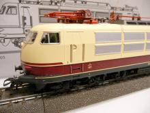 Märklin 39579 H0 Elektrolok BR 103 137-6 der DB TEE/IC beige/rot C-Sinus fx Digital