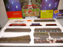 Roco 41152 H0 Startset mit Diesellok BR 215 + 3 Waggons und Schienenset A+B TOP in OVP