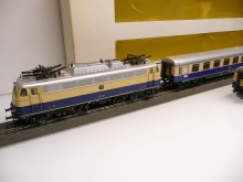 Märklin 28503 H0 Rheingold-Set 4-teilig mit E10 + 3 Blechwagen 3L~ AC analog