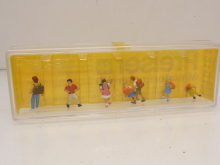 Preiser 0181 / 10181 H0 Schulkinder Set mit 7 Schulkindern - Tornister auf dem Rücken