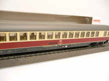 Märklin 43861 H0 Schnellzugwagen Apmz 121 rot/beige der DB Epoche IV TOP in OVP
