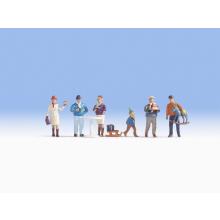 Noch 15926 H0 Weihnachtsmarkt 8-teilig